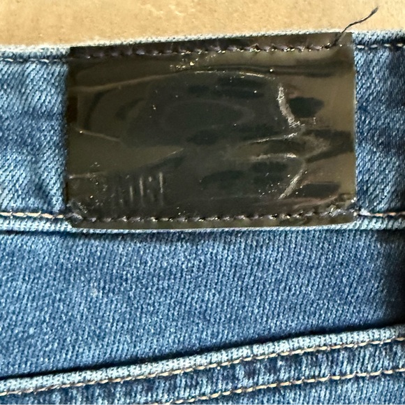 PAIGE Hoxton Slim Midrise Transcend Crop Jeans in Acoustic Distressed Wash - Picture 9 of 11